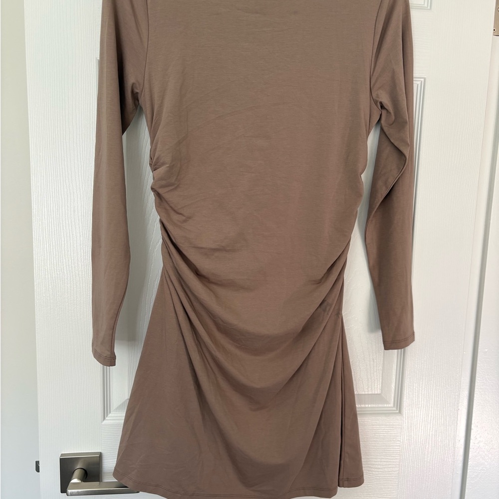 NWT Abercrombie & Fitch Long Sleeve Ruched Taupe Dress